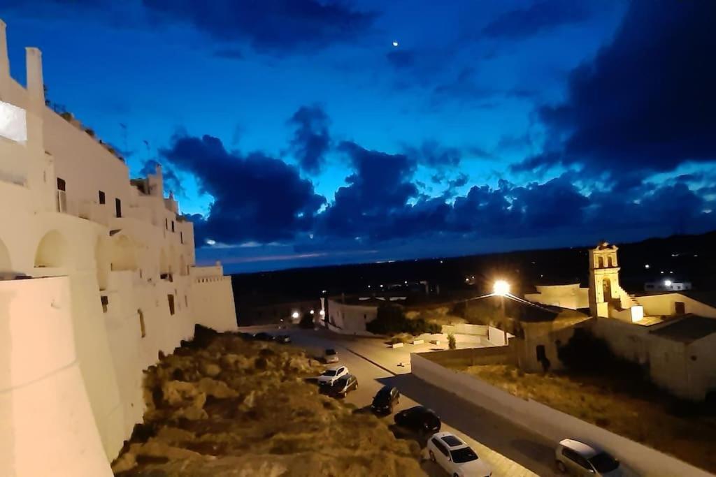 Che Vista!! Ostuni ,Sulle Bianche Mura Con Vista Mozzafiato מראה חיצוני תמונה