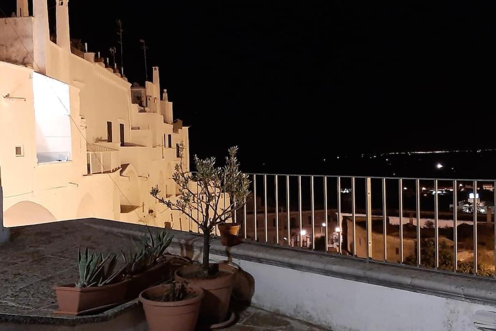 Che Vista!! Ostuni ,Sulle Bianche Mura Con Vista Mozzafiato מראה חיצוני תמונה
