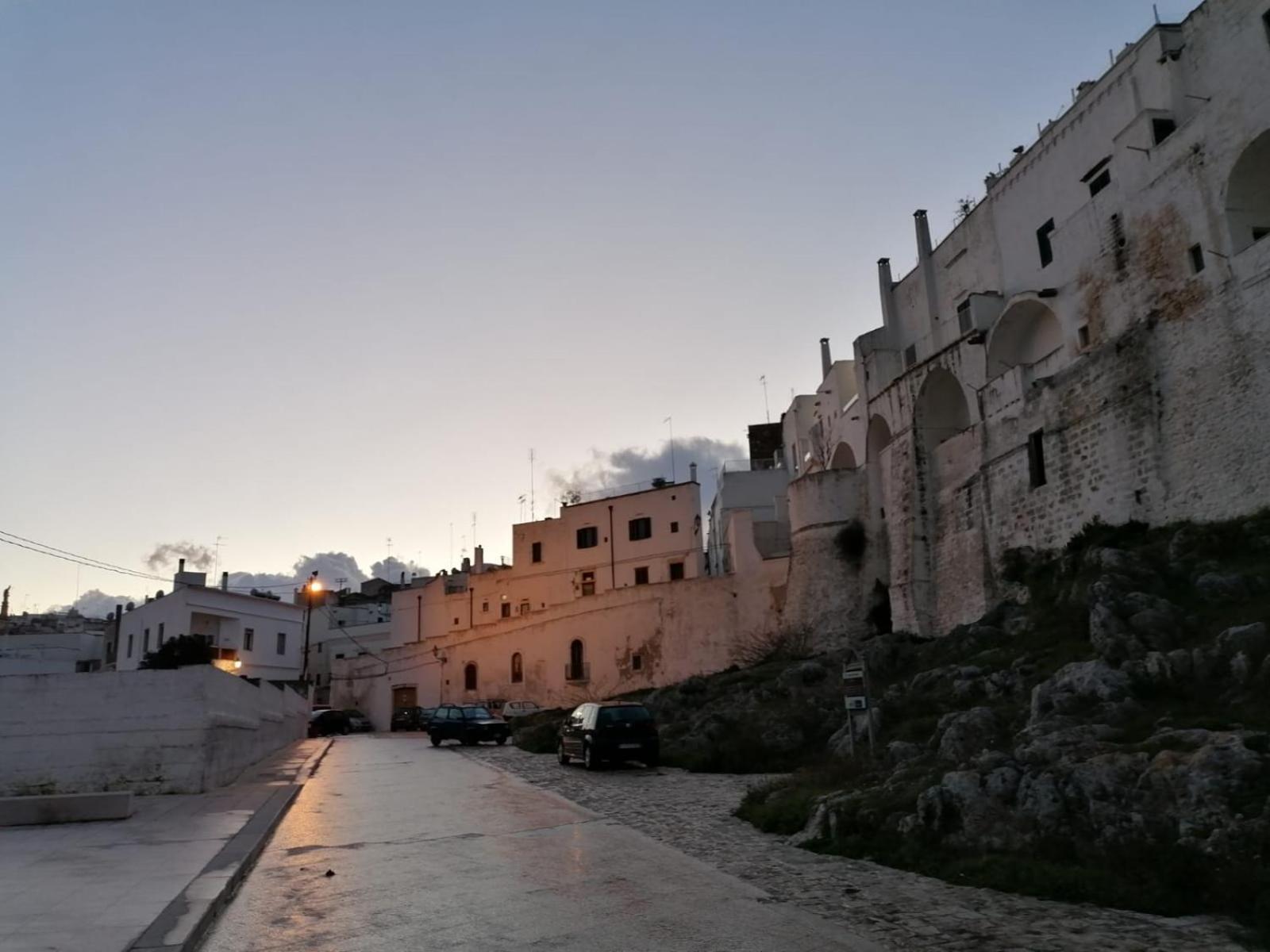 Che Vista!! Ostuni ,Sulle Bianche Mura Con Vista Mozzafiato מראה חיצוני תמונה