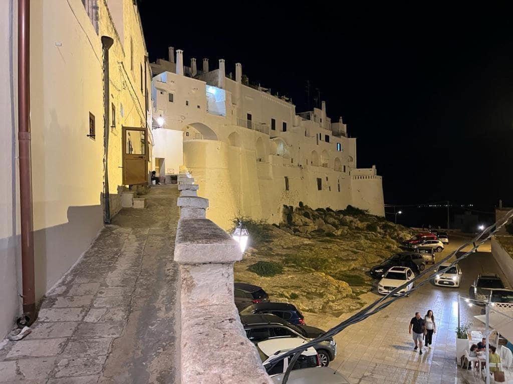Che Vista!! Ostuni ,Sulle Bianche Mura Con Vista Mozzafiato מראה חיצוני תמונה