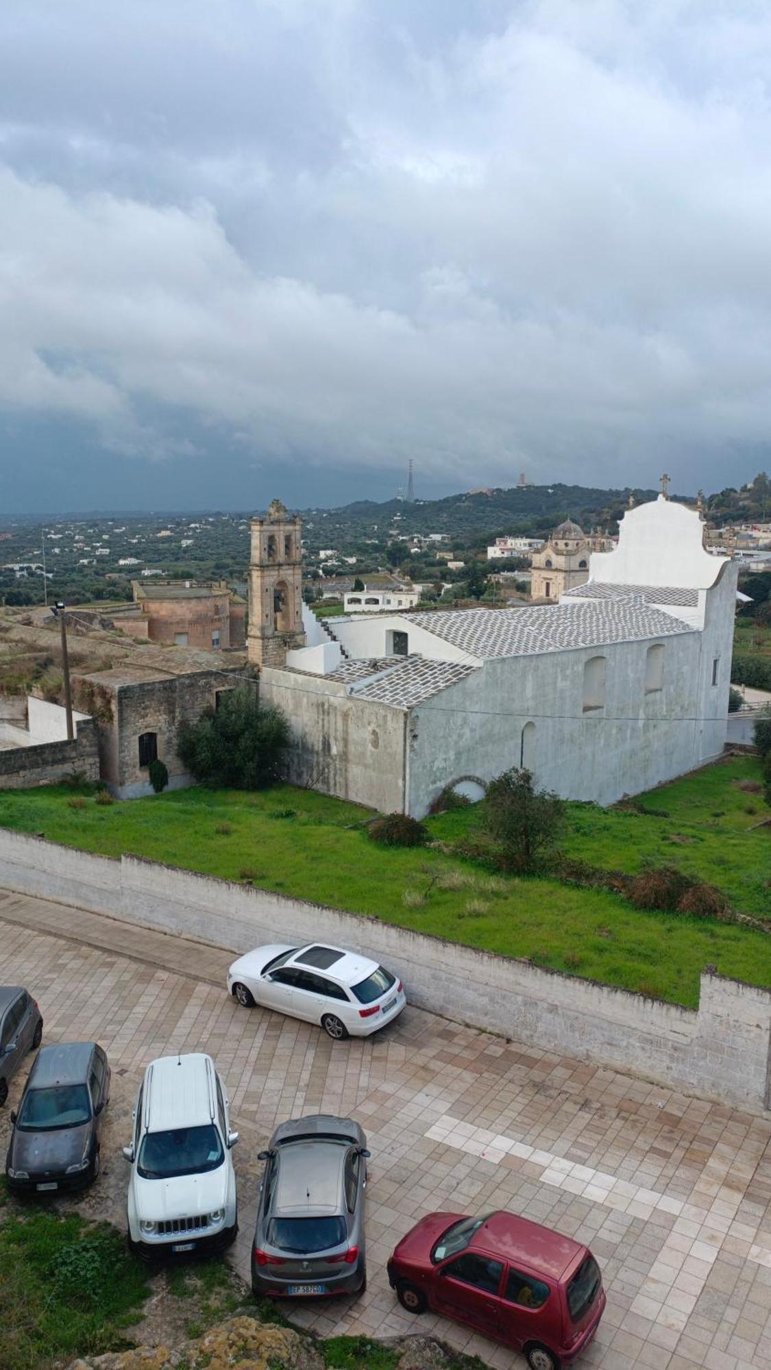 Che Vista!! Ostuni ,Sulle Bianche Mura Con Vista Mozzafiato מראה חיצוני תמונה